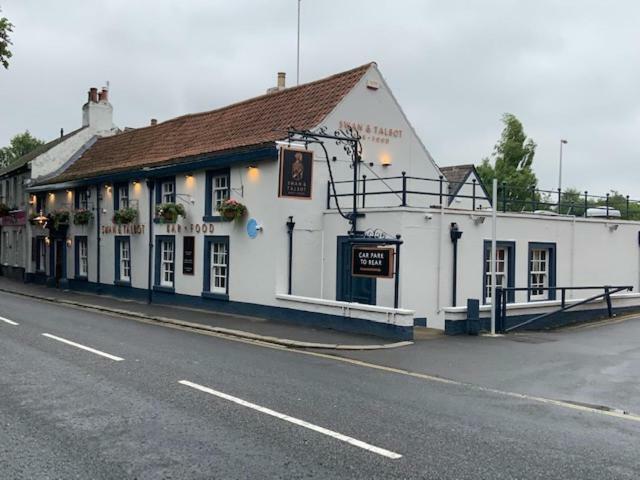 Swan & Talbot Inn Wetherby Extérieur photo